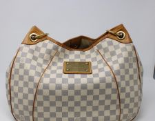 NEW LOUIS VUITTON & GUCCI  The word that is escaping our Vintage handbag  specialist is VERSATILE!! 😂 Have Gold walk you through our new arrivals  and talk about his some of